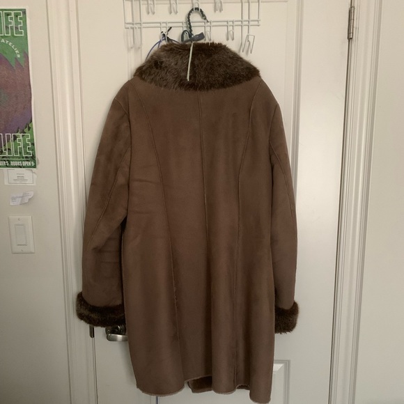 Long Vintage faux fur coat - Picture 4 of 5